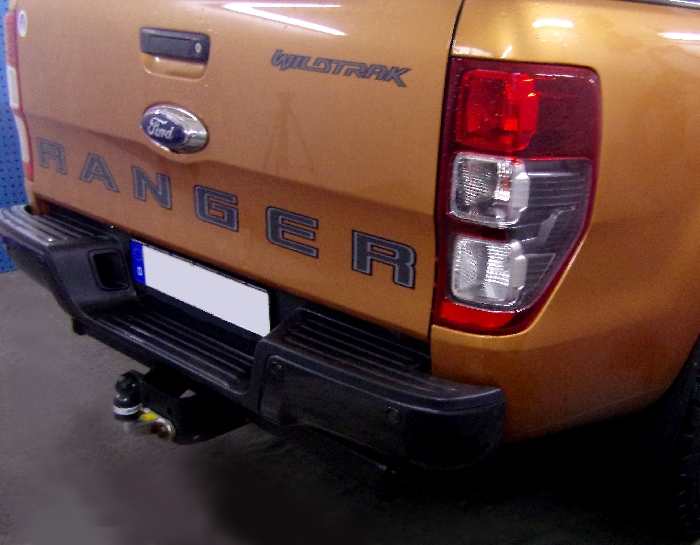 Anhängerkupplung für Ford-Ranger 4x2 WD m. Trittbrett, Baureihe 2012-2016 starr