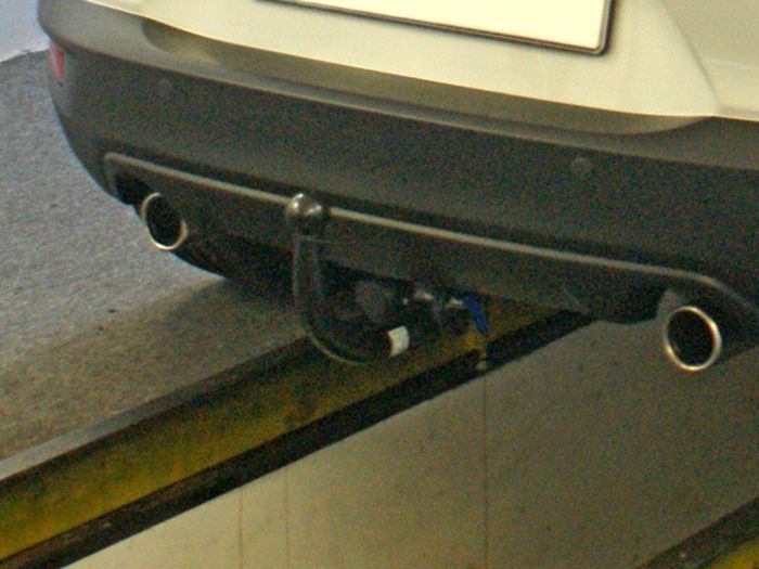 Anhängerkupplung für Mazda CX-3 2015- - V-abnehmbar 45 Grad
