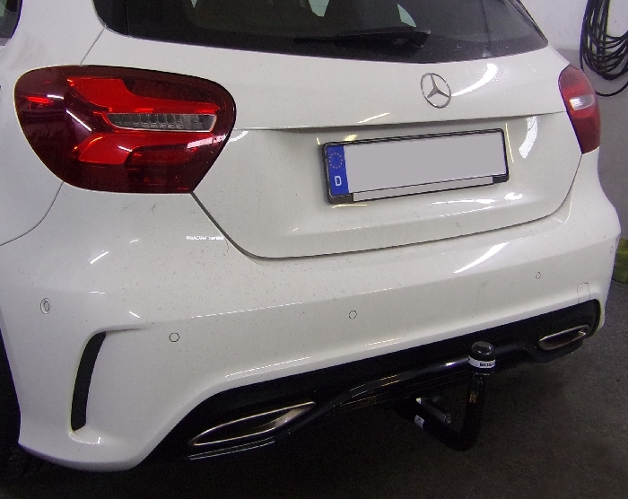 Anhängerkupplung für Mercedes A-Klasse W176, spez. m. AMG Sport o. Styling Paket 2015-2018 - V-abnehmbar