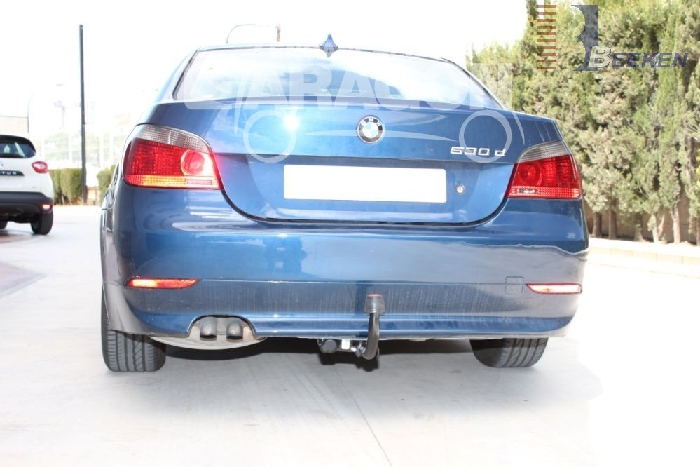 Anhängerkupplung für BMW-5er Limousine E60, spez. M- Paket - 2007- Ausf.:  feststehend