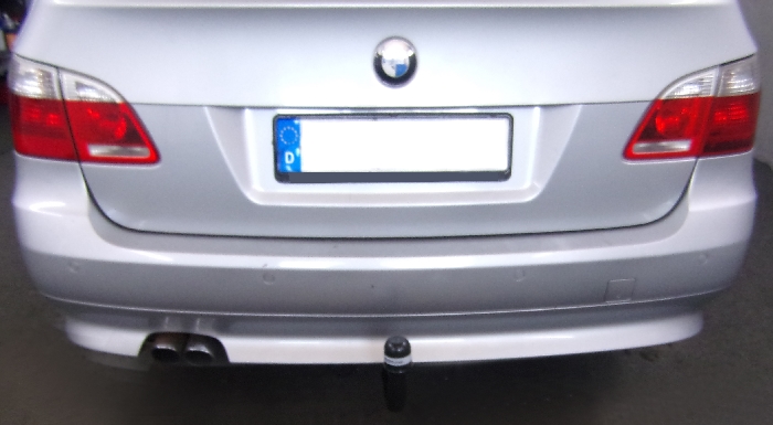 Anhängerkupplung für BMW 5er Touring E61 2004-2007 - V-abnehmbar