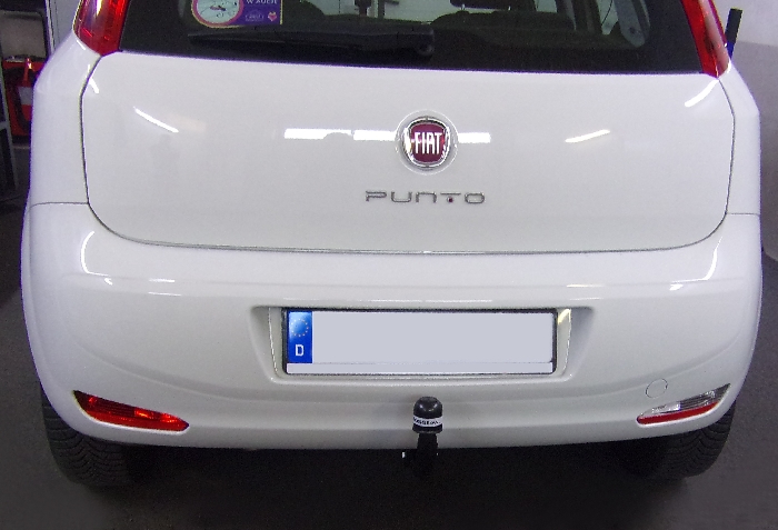 Anhängerkupplung für Fiat-Punto Fließheck, inkl. Pop, Easy, Lounge, Baujahr 2012-2015
