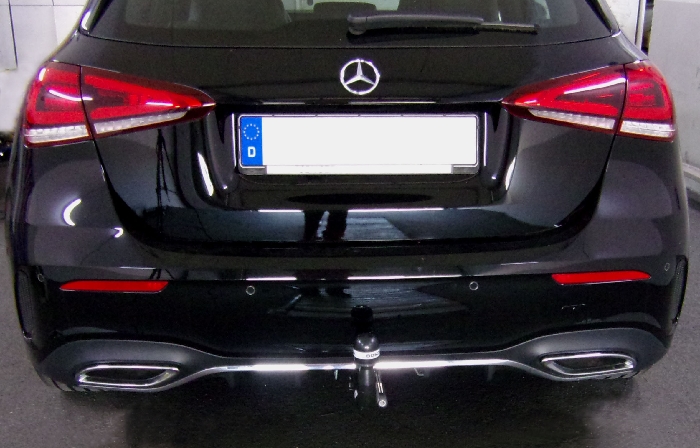 Anhängerkupplung für Mercedes A-Klasse V177 Limousine, spez. AMG-Line 2018- - V-abnehmbar