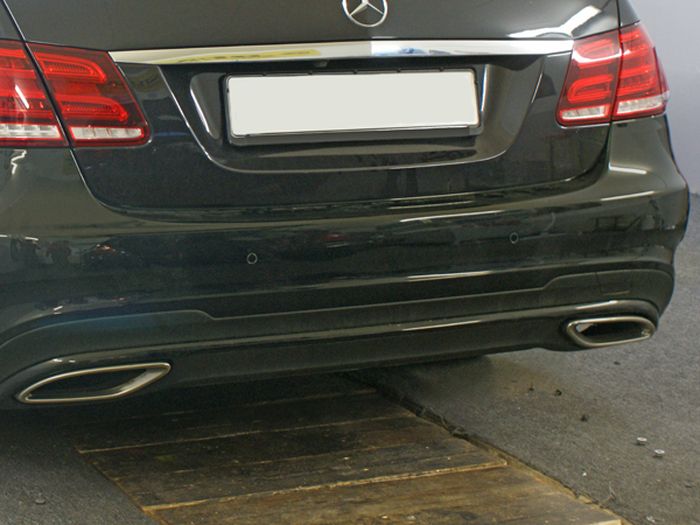 Anhängerkupplung für Mercedes E-Klasse Limousine W 212, spez. m. AMG Sport o. Styling Paket, nicht Erdgas 2011- - V-abnehmbar