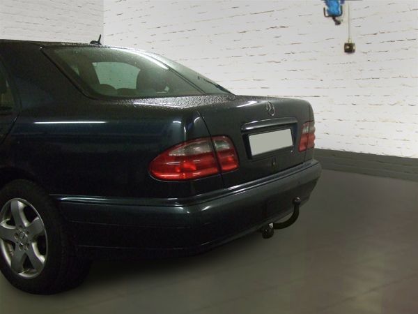 Anhängerkupplung für Mercedes-E-Klasse Limousine W 210, inkl. 4x4, 4-Matic, Baujahr 1995-2002 Ausf.: starr