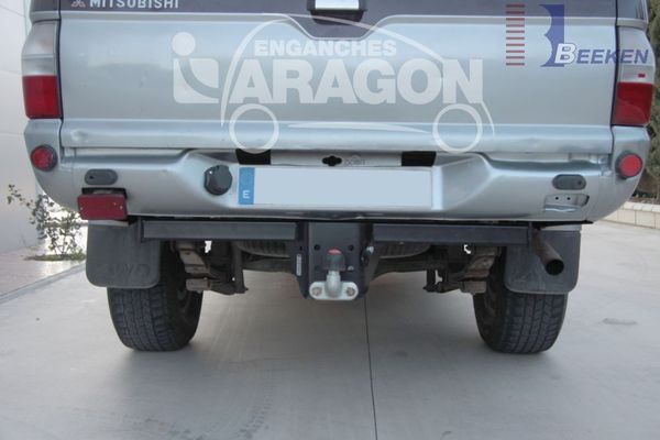 Anhängerkupplung für Mitsubishi L200 2WD 2002-2006 - starr