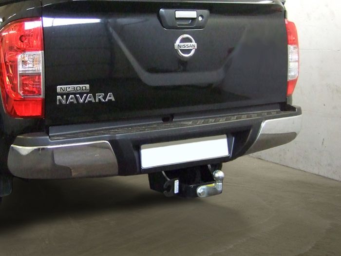 Anhängerkupplung für Nissan-Pick-Up NP300 D22 mit Trittstoßstange, Baujahr 2005-2010 Ausf.: starr