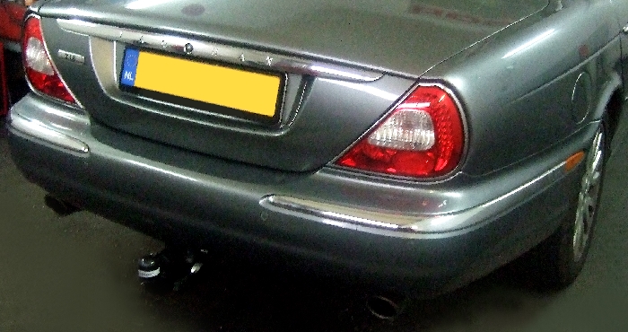 Anhängerkupplung für Jaguar XJ XJ Serie X 350, für Fzg. mit dem Kennzeichen in der Heckklappe 2003-2009 - V-abnehmbar